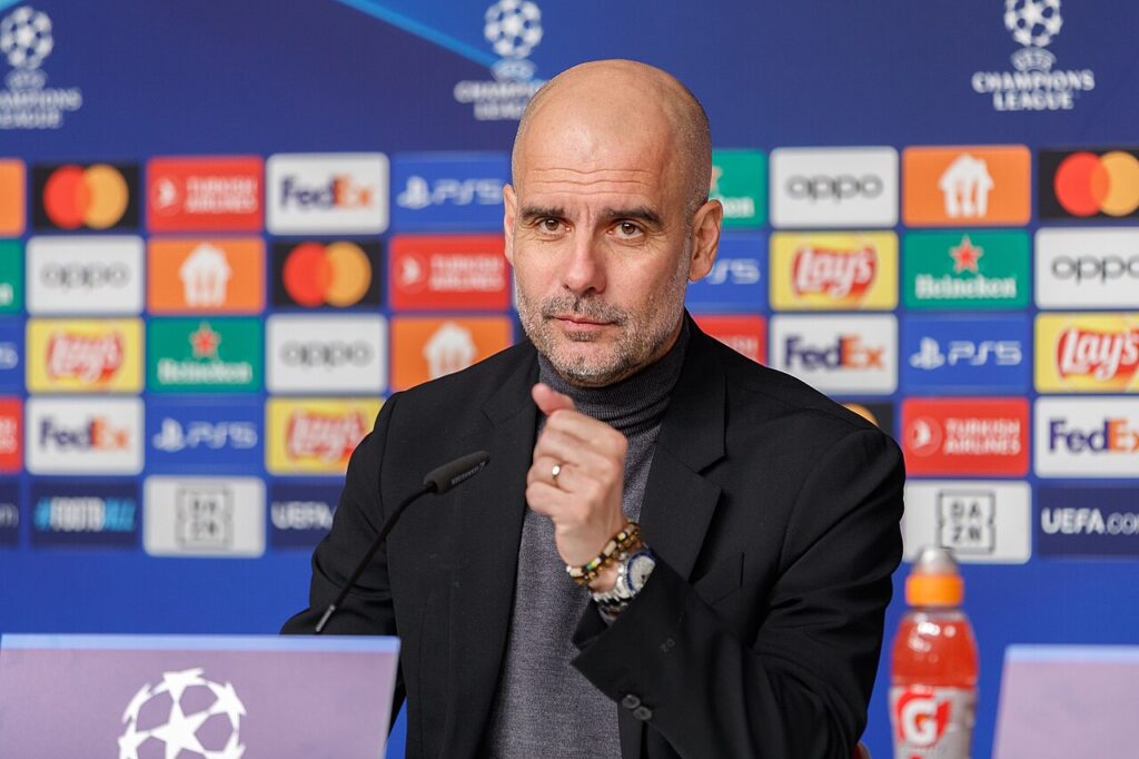 Guardiola dice no alla nazionale italiana: il tecnico ritratto in conferenza stampa, ottobre 2023
