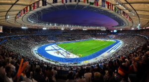 Vista panoramica dell'Olympiastadion di Berlino, uno degli stadi che ha ospitato alcune delle partite storiche degli Europei di calcio