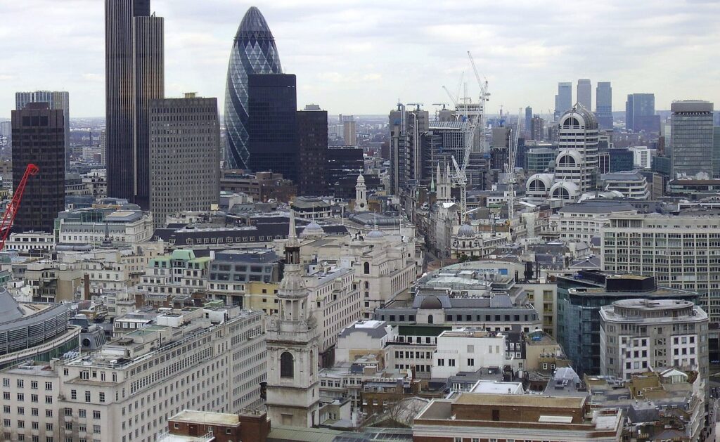 Come risparmiare nel Regno Unito – skyline di Londra visto da St Paul's Cathedral