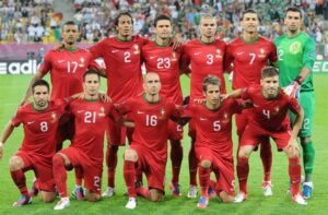 La nazionale portoghese in campo a Euro 2012, con Cristiano Ronaldo tra i protagonisti della classifica dei giocatori con più presenze agli Europei